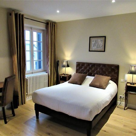 Auberge Du Grand Dauphin Dhuizon Eksteriør billede