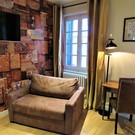 Auberge Du Grand Dauphin Dhuizon Eksteriør billede