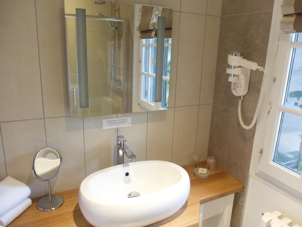 Auberge Du Grand Dauphin Dhuizon Værelse billede